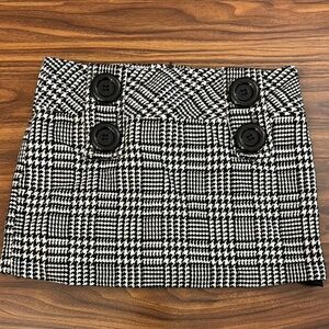 Elegant Black and White Plaid Mini Skirt